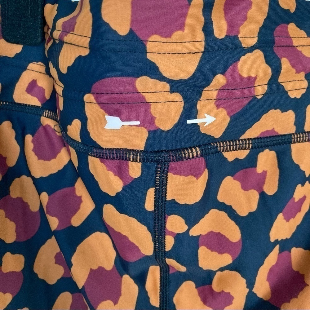 THE UPSIDE Raspberry Leopard High‎ Rise Leggings - Picture 7 of 10